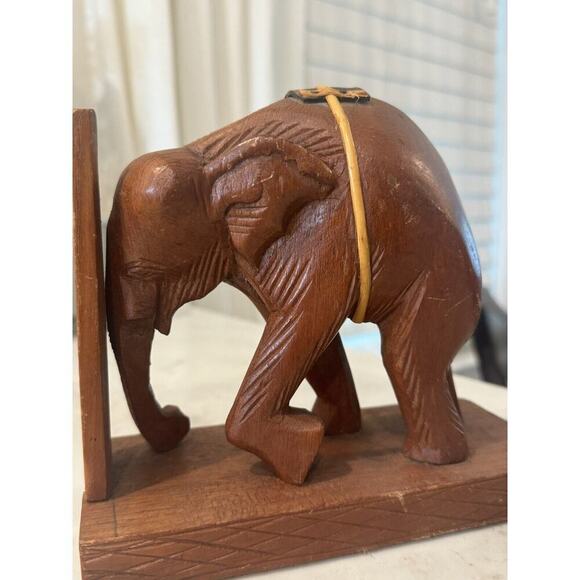 Vintage Hand Carved Bohemian Wooden Smiling Elephant Bookend 6.5"‎ Tall 8" Long - Picture 2 of 8